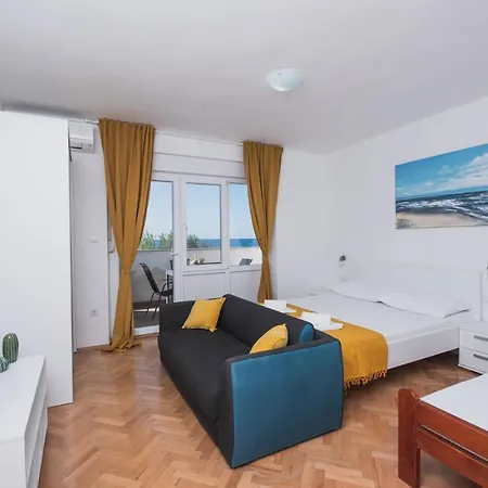 Apartments By The Sea Semy Novalja Exterior photo