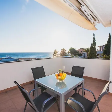 Apartments By The Sea Semy Novalja Exterior photo