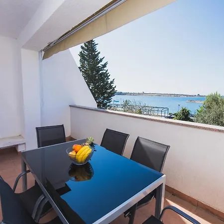 Apartments By The Sea Semy Novalja Exterior photo
